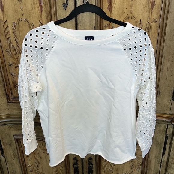 GAP Vintage Soft Eyelet Sleeve Sweatshirt - Picture 3 of 10